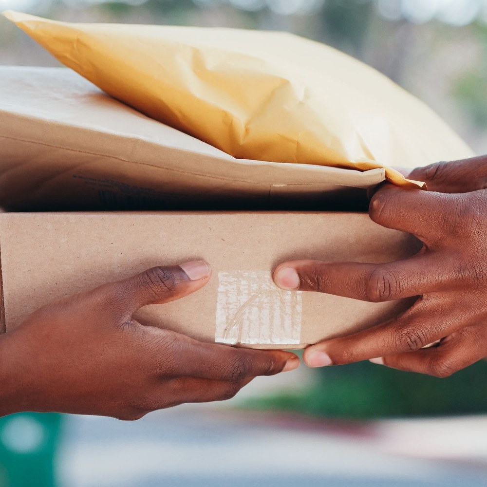 Mobile devices, accessories and parcels prepared for delivery 5